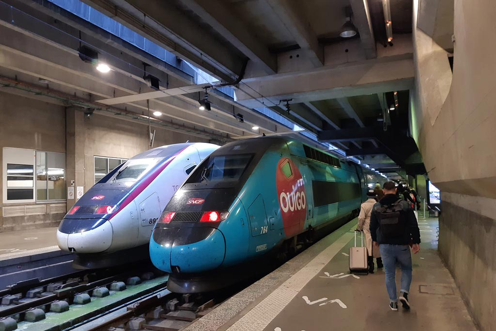 travelling around france by train